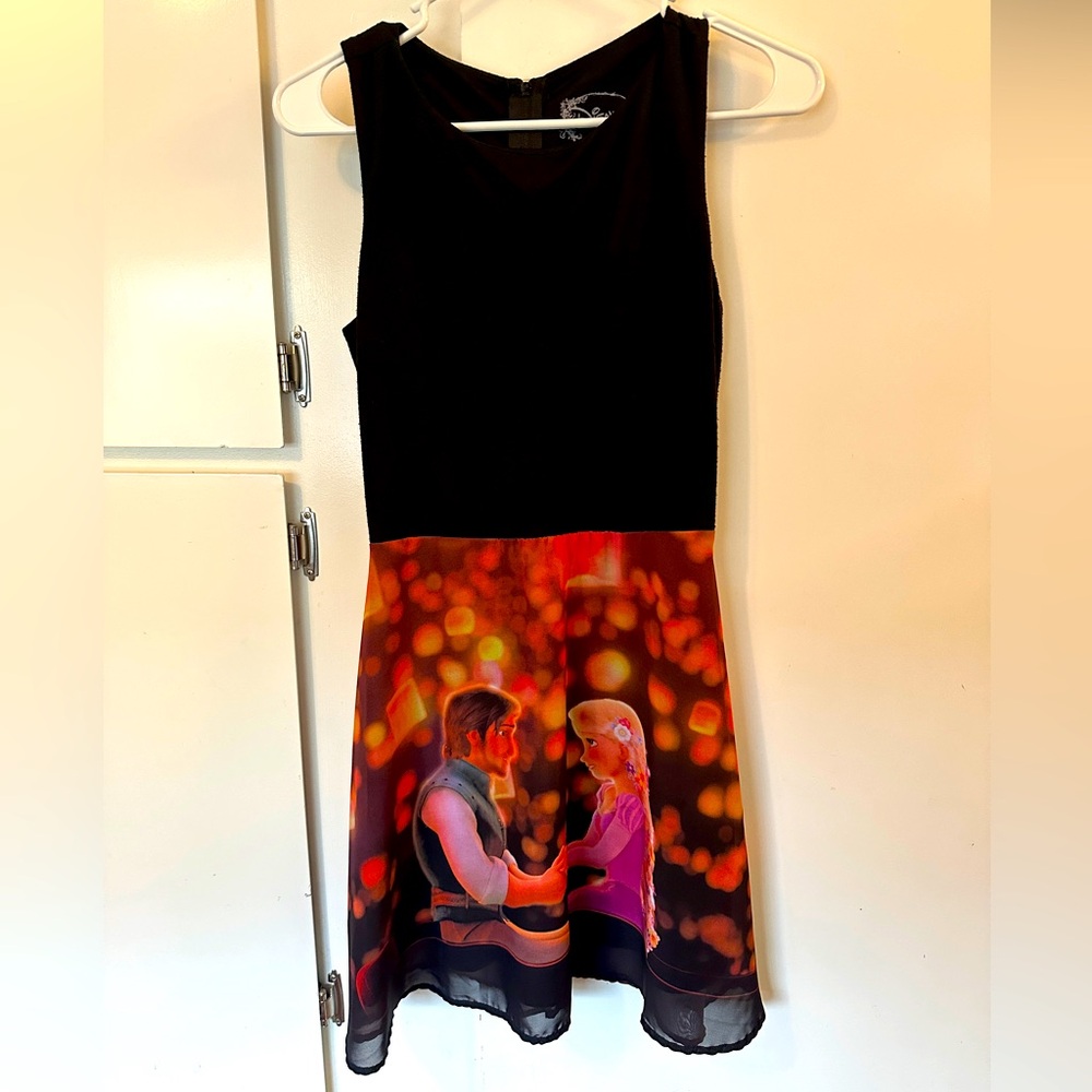 Hot Topic Tangled Women’s dress size small